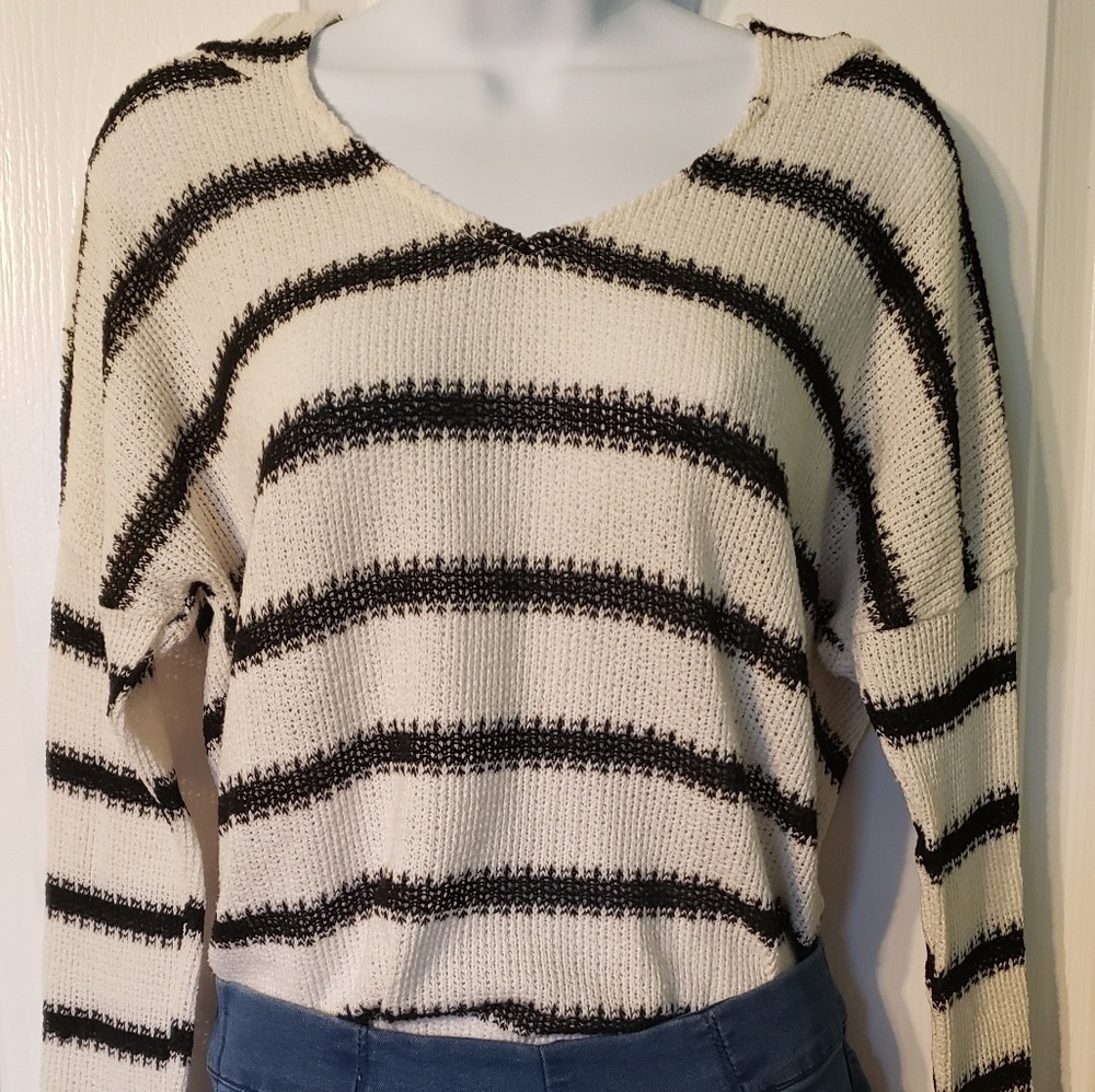 Forever21 Long Sleeve Hooded Top
